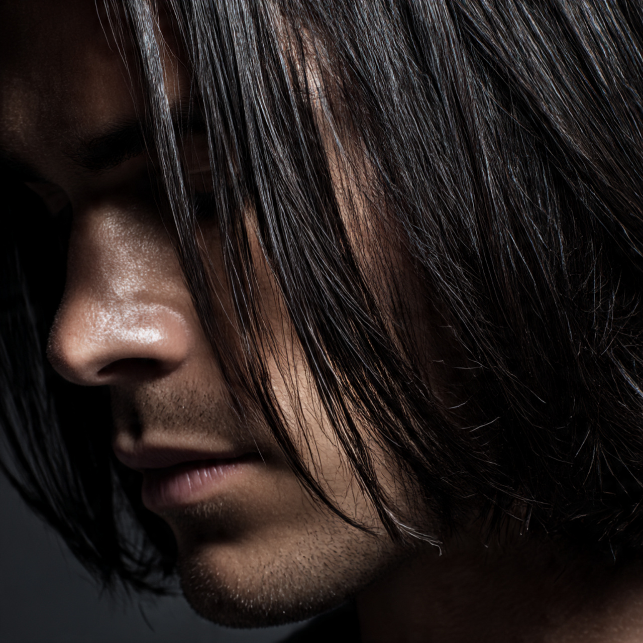 Blunt-end haircuts for long hair men