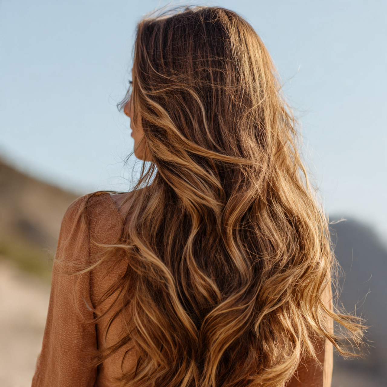 25 Best Hairstyles for Wavy Hair – Defined Waves 2 Wavy Hair with Long, Cascading Layers