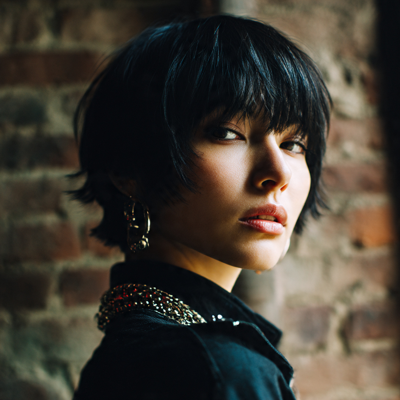 a fashion forward woman with sharp disconnected layered 1