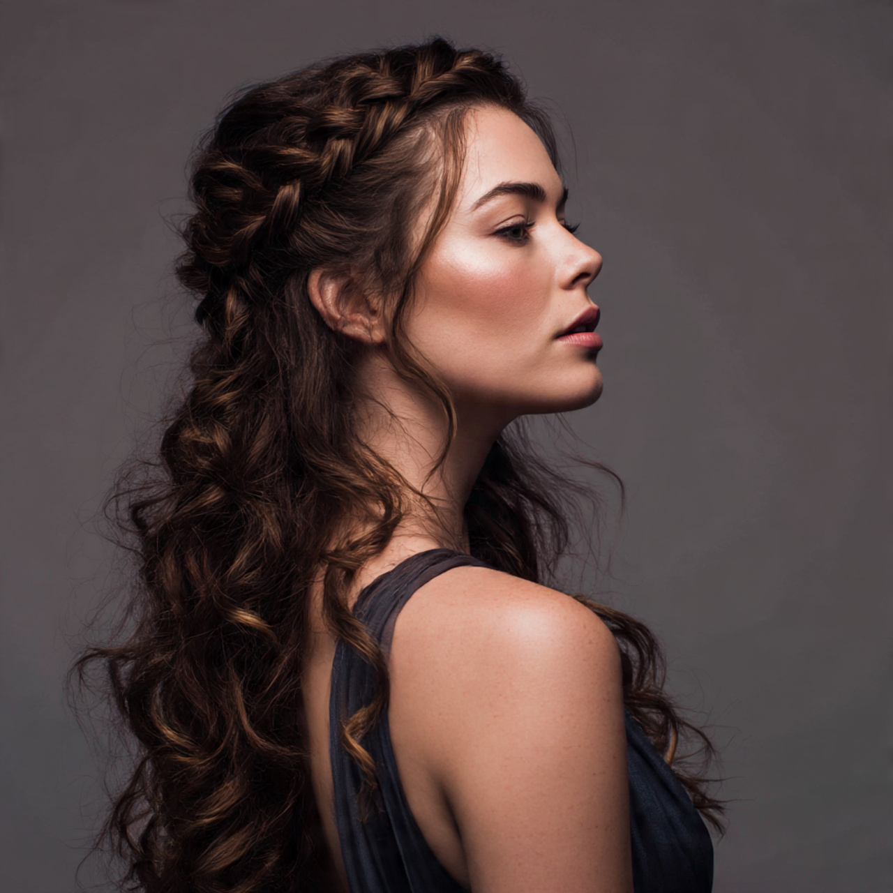 Best 30 Homecoming Hairstyles—Updos, Braids & Waves 10 a voluminous half up hairstyle featuring a braided
