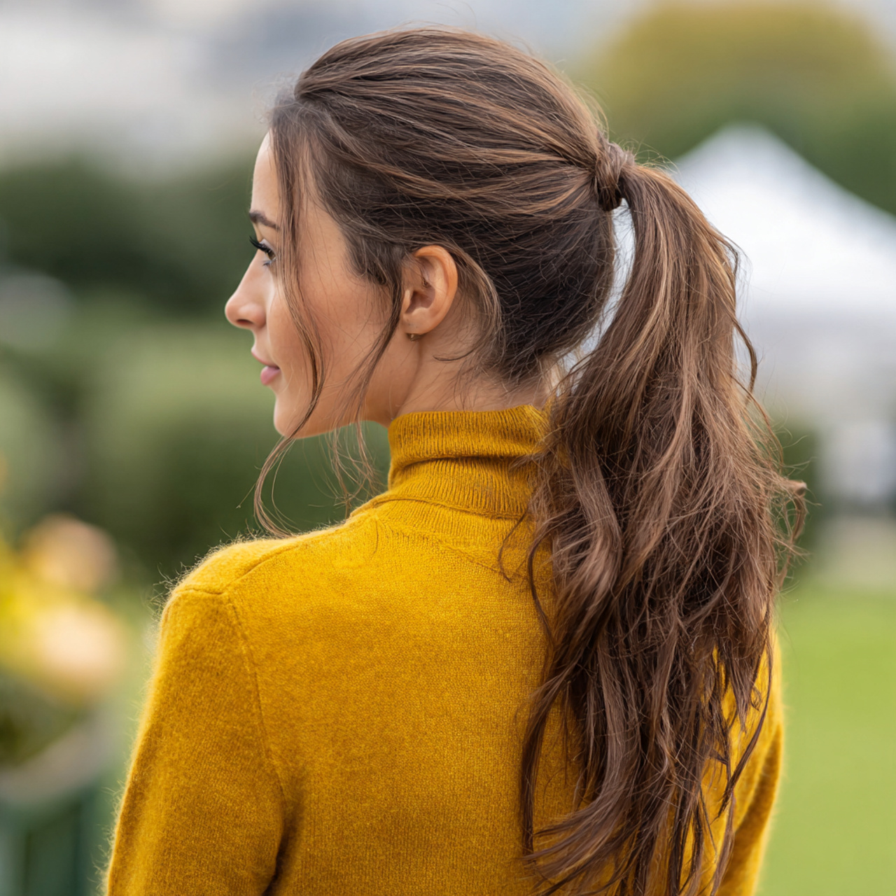 an attractive woman having easy loose layered low