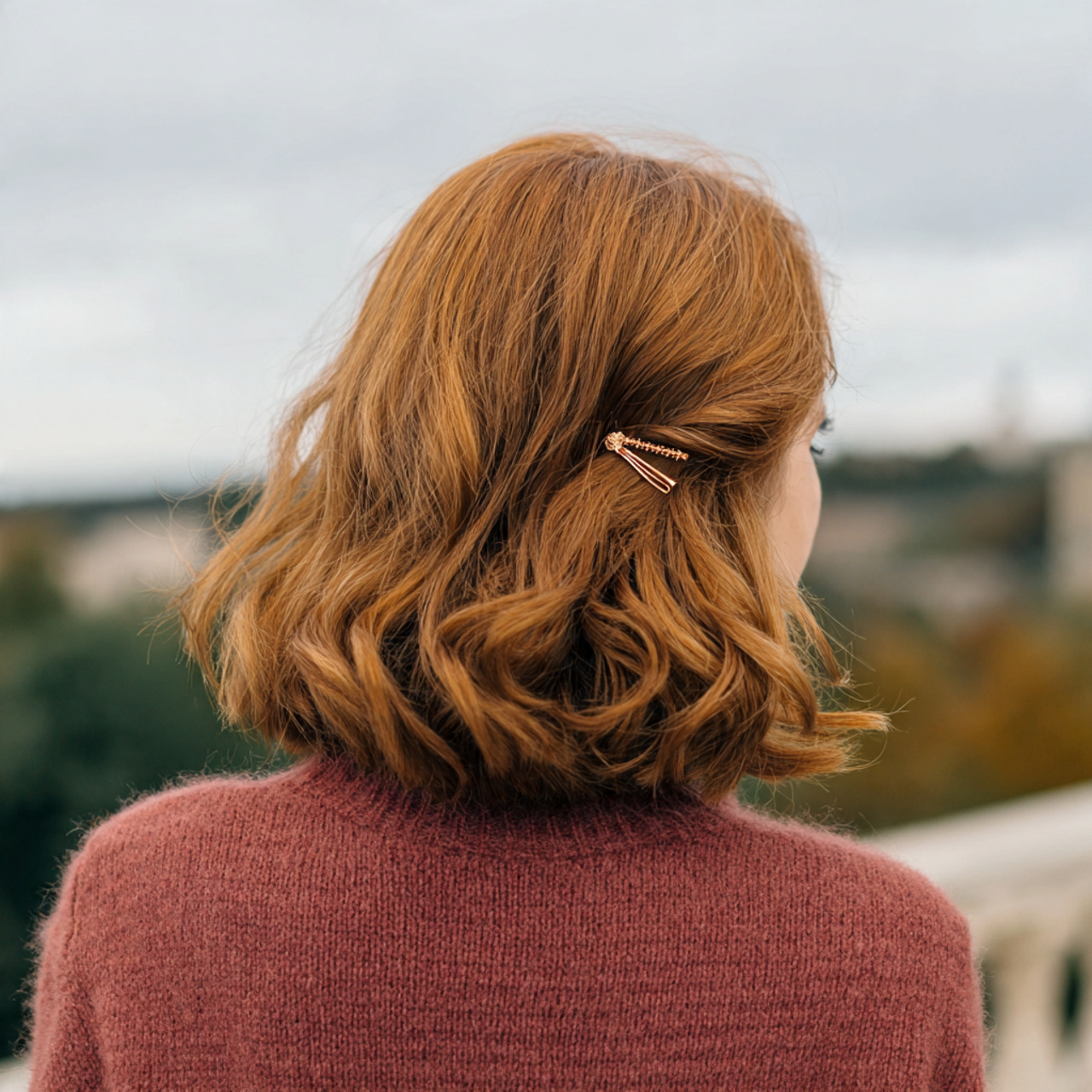 an attractive woman having easy mini claw clip twi