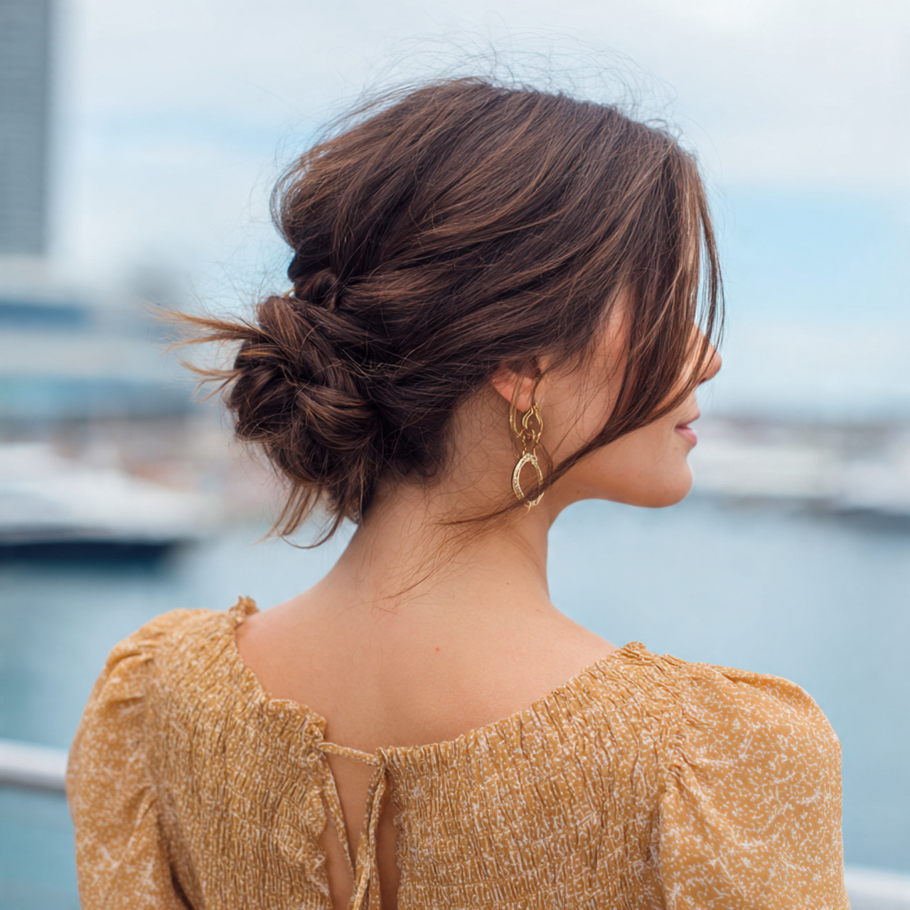 an attractive woman having easy summer low twisted