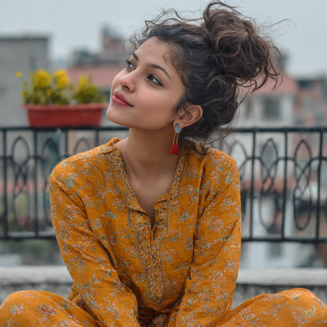 Easy Hairstyles On Kurti That Look Effortless and Beautiful 6 an attractive woman in kurti having easy messy bun