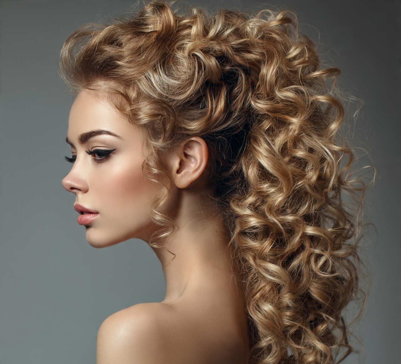 Voluminous Curly Ponytail
